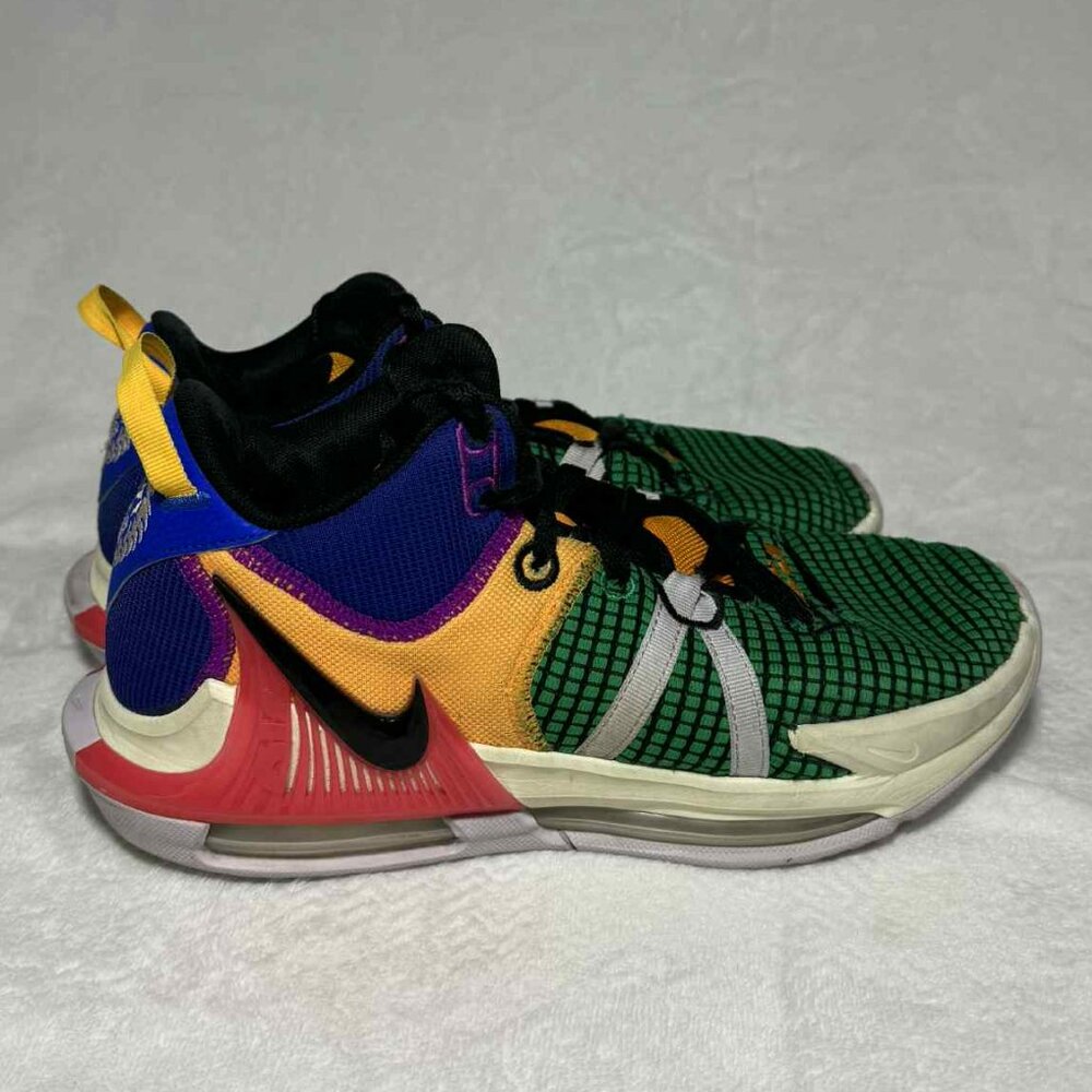 Nike LeBron Witness 7 Men's size 9 Multicolor Basketball Shoes DM1123 501